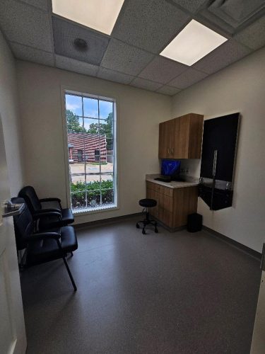 Dog exam rooms 02